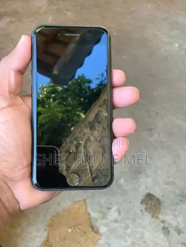 Apple iPhone 8 (Used)