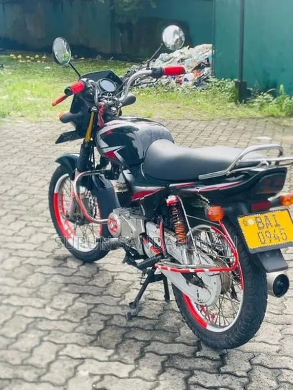 Bajaj CT100 2013