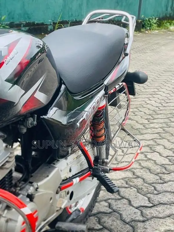 Bajaj CT100 2013