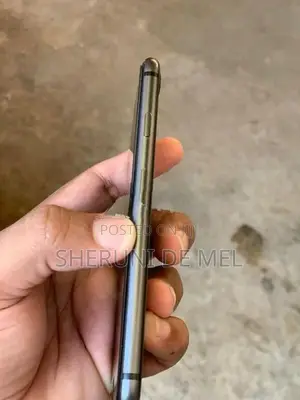 Apple iPhone 8 (Used)