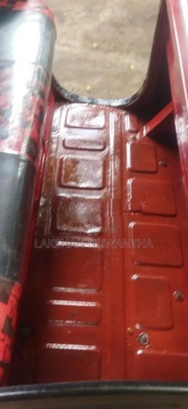 Bajaj RE 2005