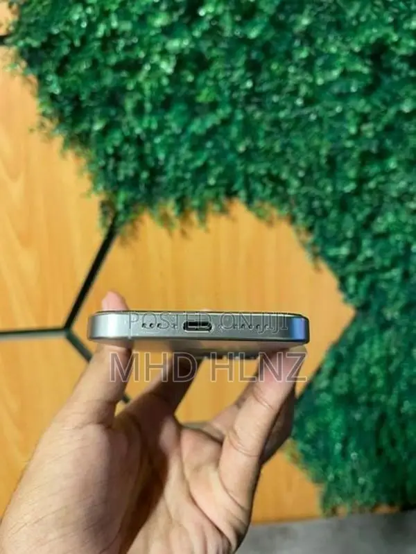 Apple iPhone 15 Pro (Used)