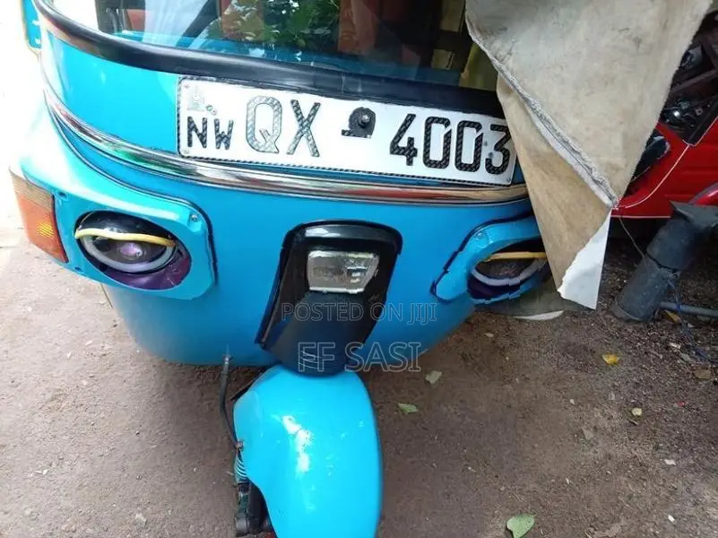 Bajaj RE 2010