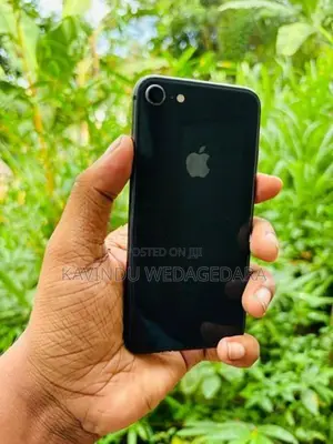 Apple iPhone 8 (Used)
