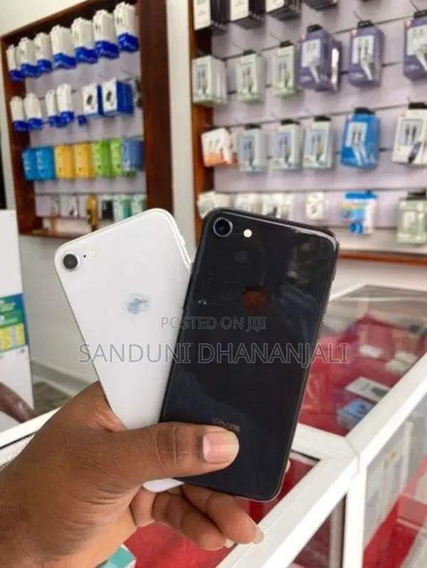 Apple iPhone 8 (Used)