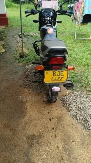 Bajaj CT100 2023
