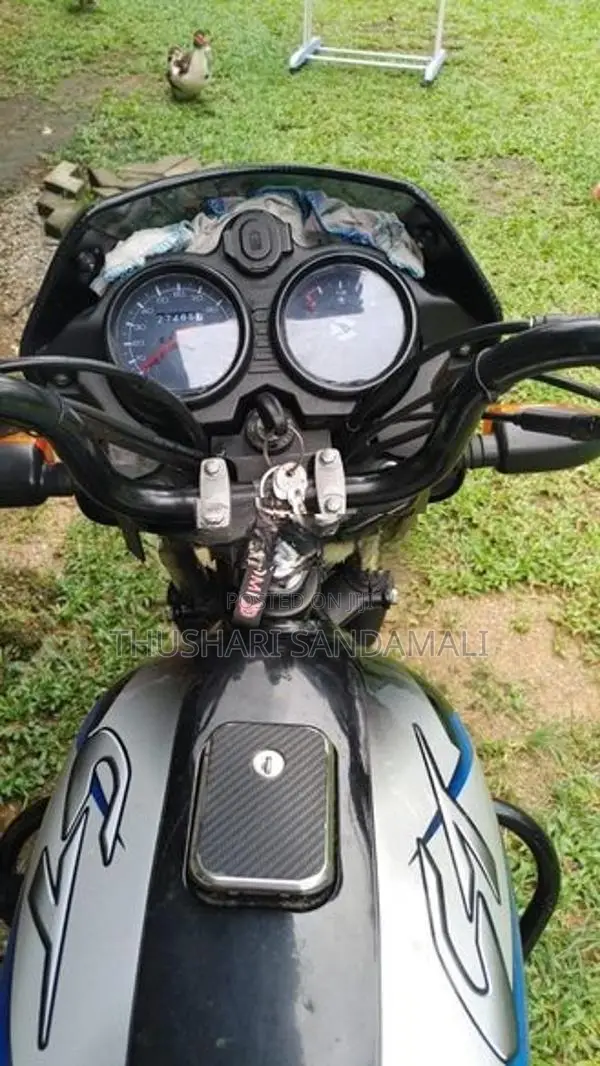 Bajaj CT100 2023
