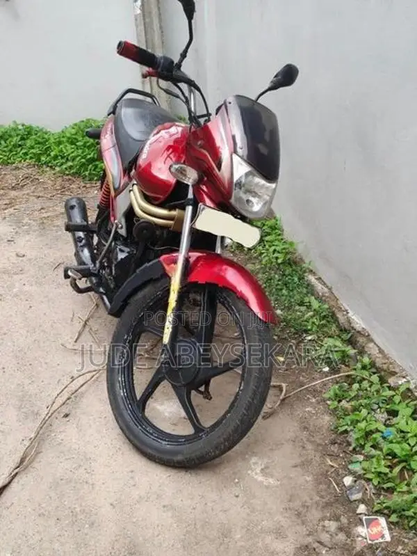 Mahindra Centuro rockstar 2017