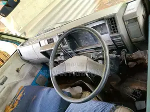 Isuzu Cabin
