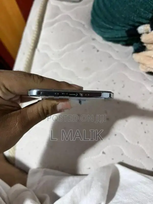 Apple iPhone 17 Air (Used)