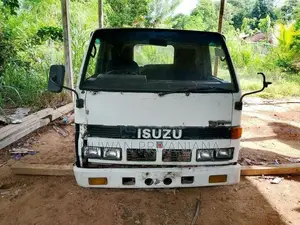 Isuzu Cabin