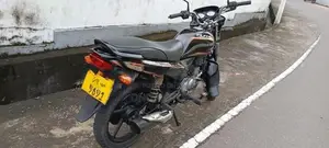 Bajaj Platina 100 ES 2015