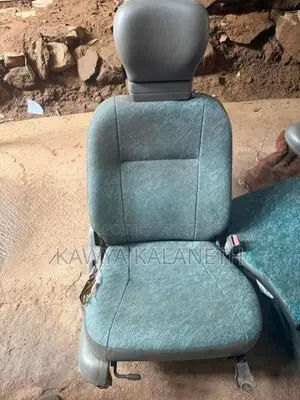 Mitsubishi Canter Seat Set