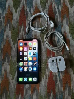 Apple iPhone XS Max (Used)