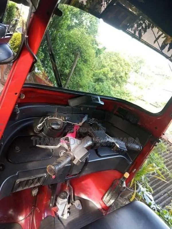 Bajaj RE 2014