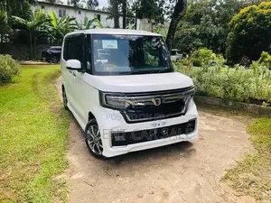 Honda N-Box Custom 2023