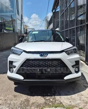 Toyota Raize Hybrid 2025