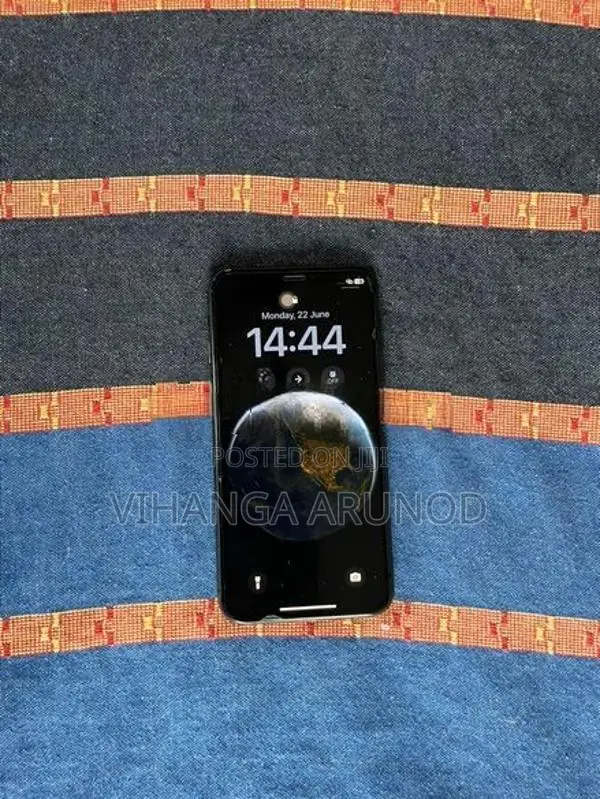 Apple iPhone XS (Used)