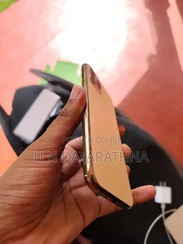 Apple iPhone 11 Pro 256GB (Used)