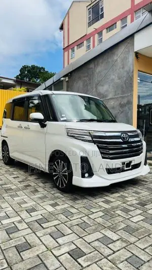 Toyota Roomy Custom GT 2023