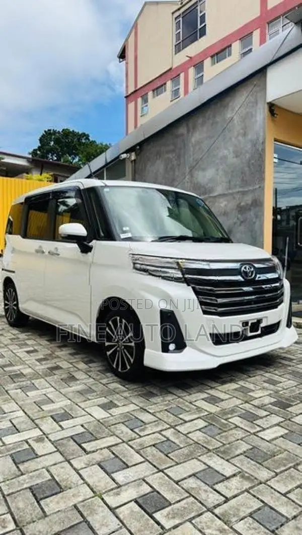 Toyota Roomy Custom GT 2023