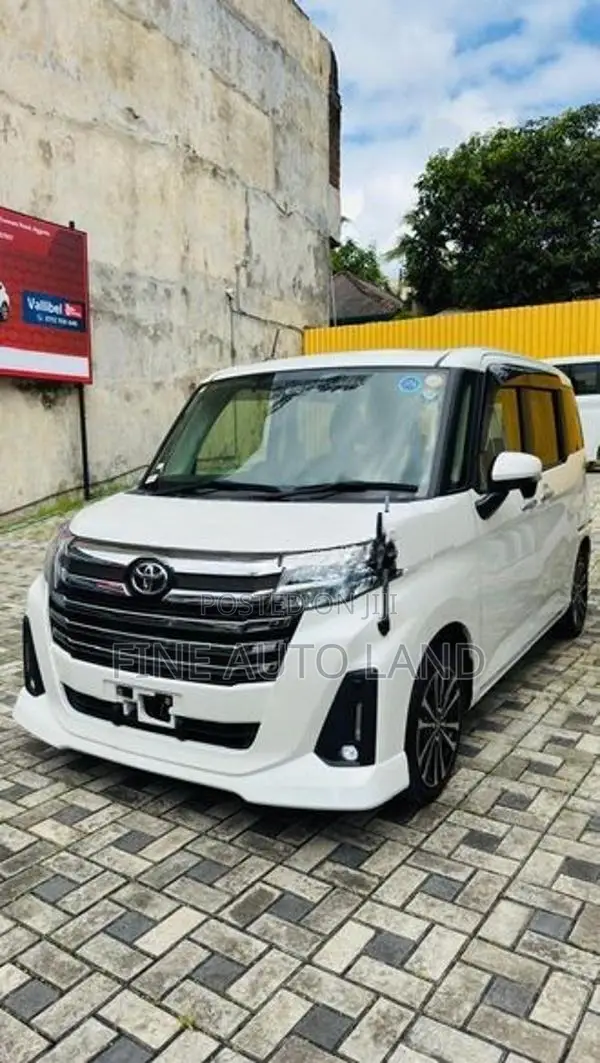 Toyota Roomy Custom GT 2023