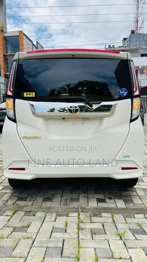 Toyota Roomy Custom GT 2023
