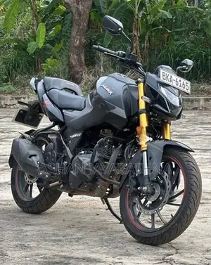 Hero Hunk 160R 2025