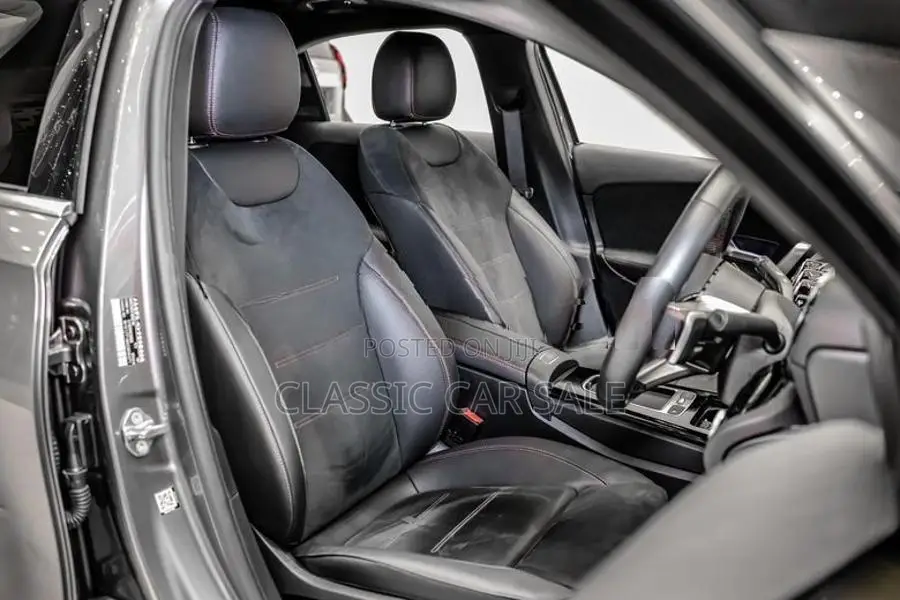 Mercedes Benz A180 AMG Line 2022