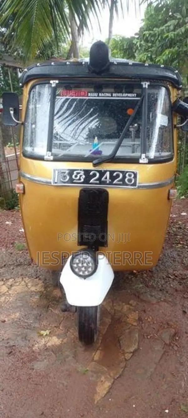 Bajaj RE 1984
