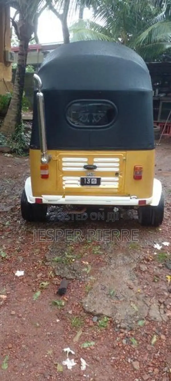 Bajaj RE 1984
