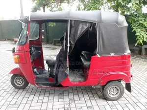 Bajaj RE 2011