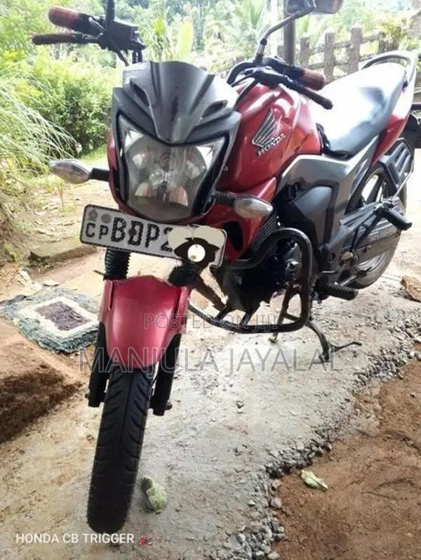Honda CB Trigger 2015