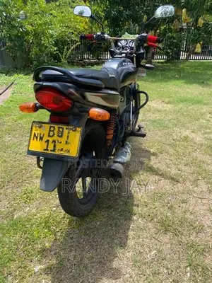 Bajaj Platina 100 2016