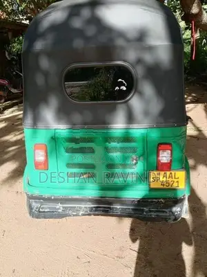 Bajaj RE 2013