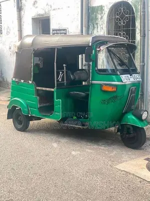 Bajaj RE threweel 2000