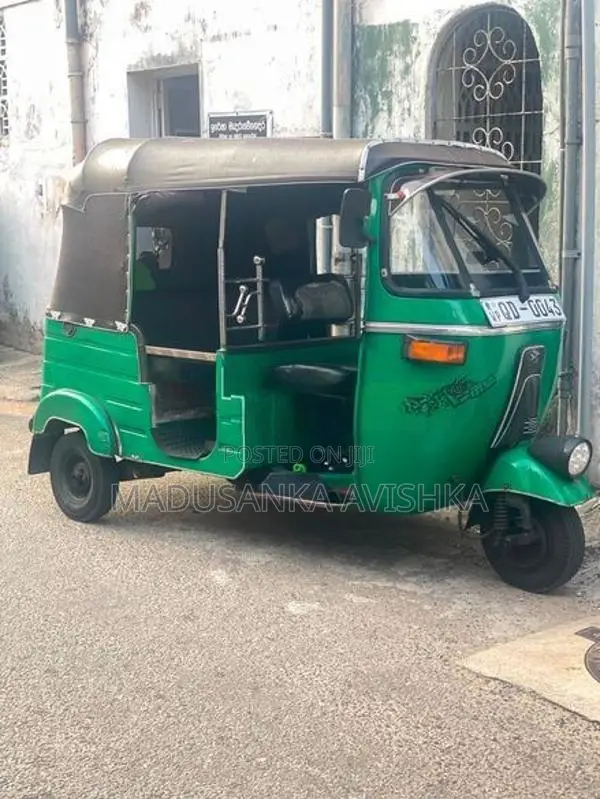 Bajaj RE threweel 2000