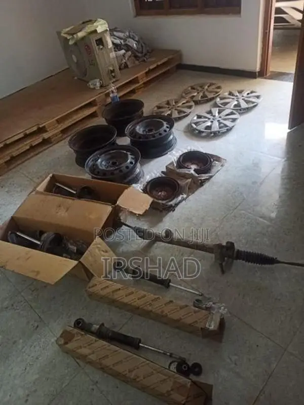 2013 Toyota Premio G superior Spare part reconditioned