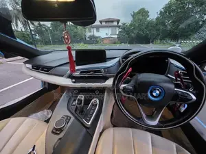 BMW i8 2019