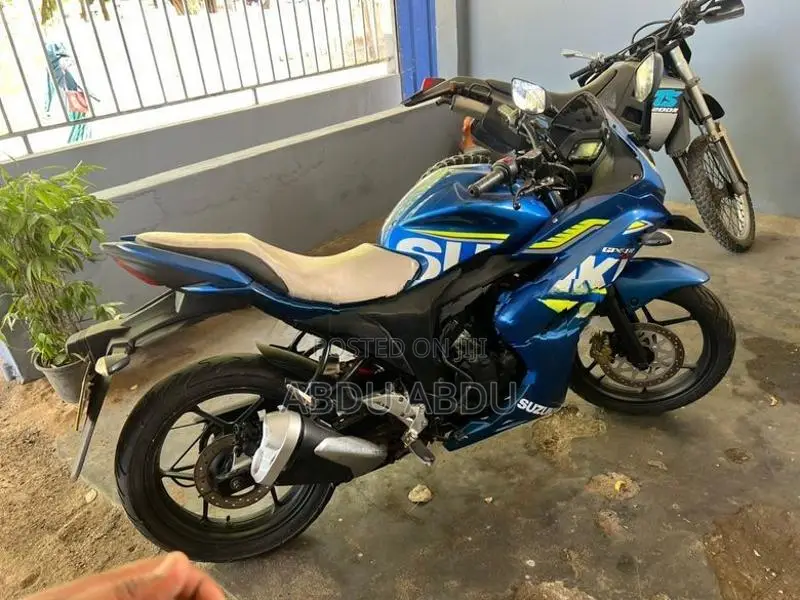 Suzuki Gixxer SF Blue 2016
