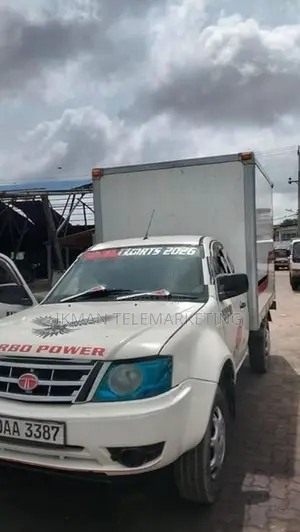 Tata Xenon 2015