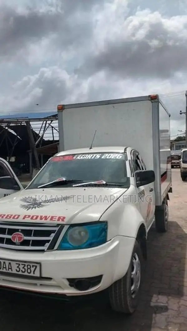 Tata Xenon 2015