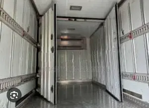 Isuzu Elf Freezer Truck 2011