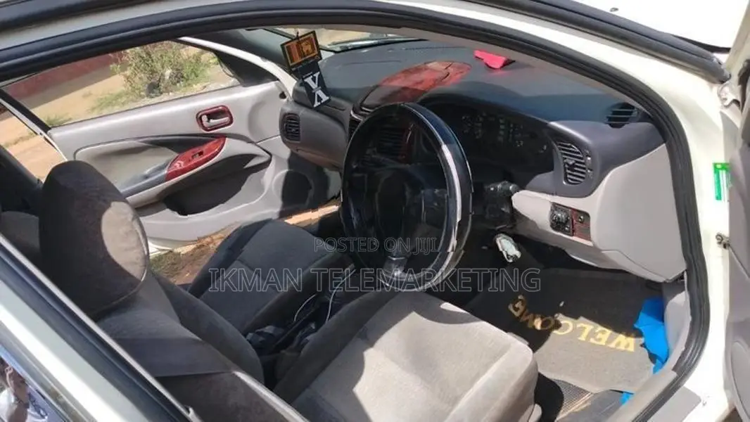 Nissan Sunny 1999