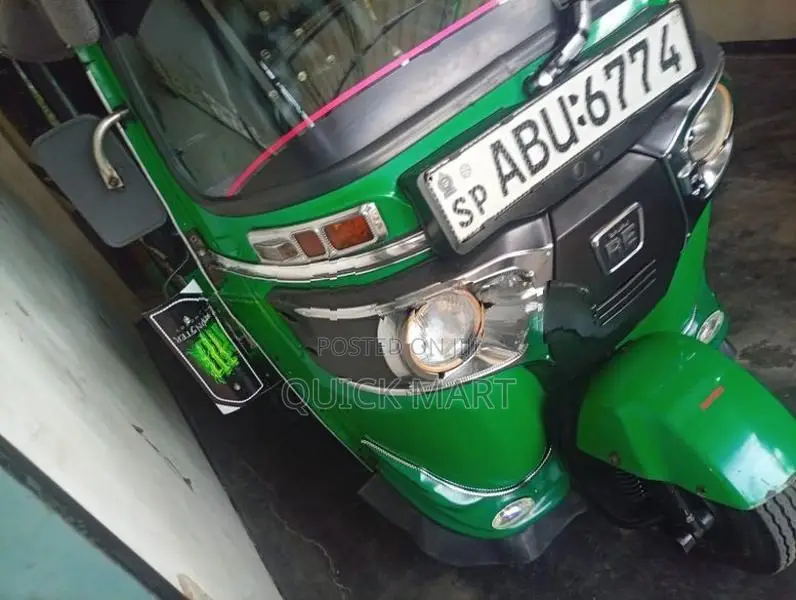Bajaj RE 2021