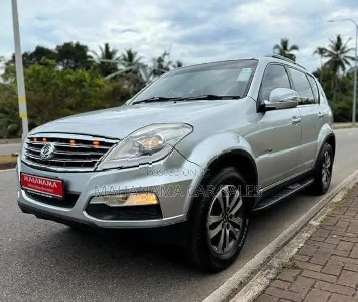 Ssang Yong Rexton 4x4 2015