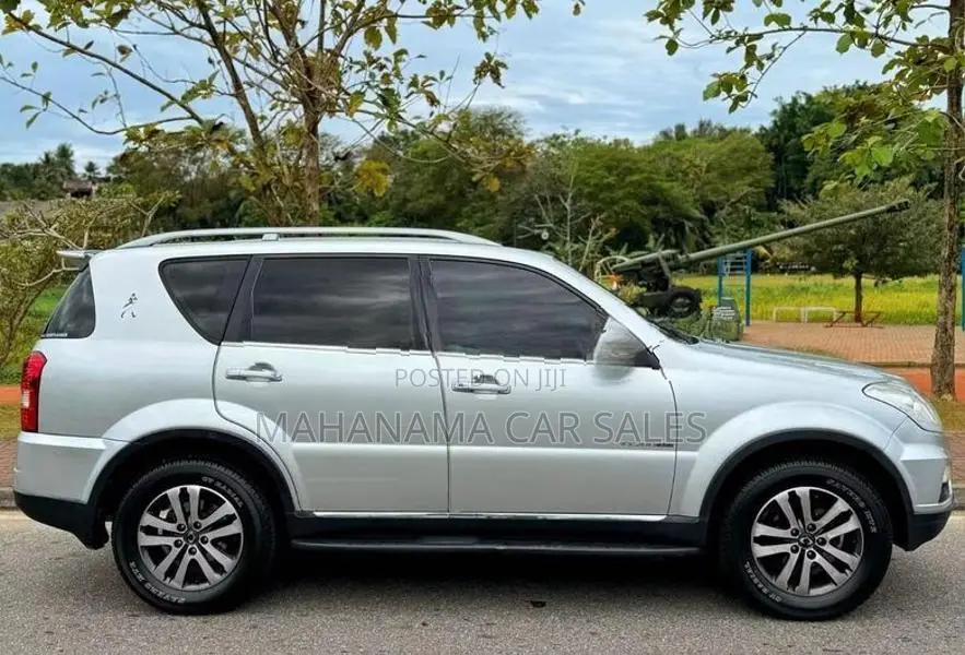 Ssang Yong Rexton 4x4 2015