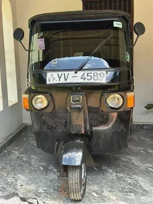 Bajaj RE 2012