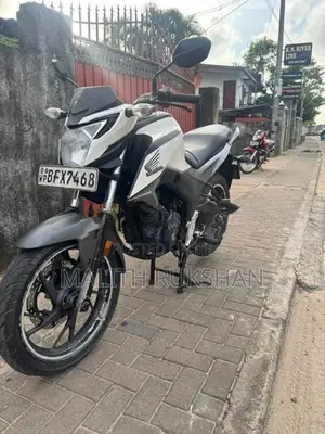 Honda CB Hornet 2017
