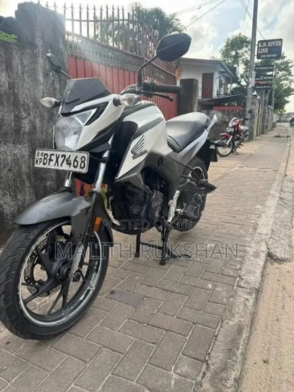 Honda CB Hornet 2017